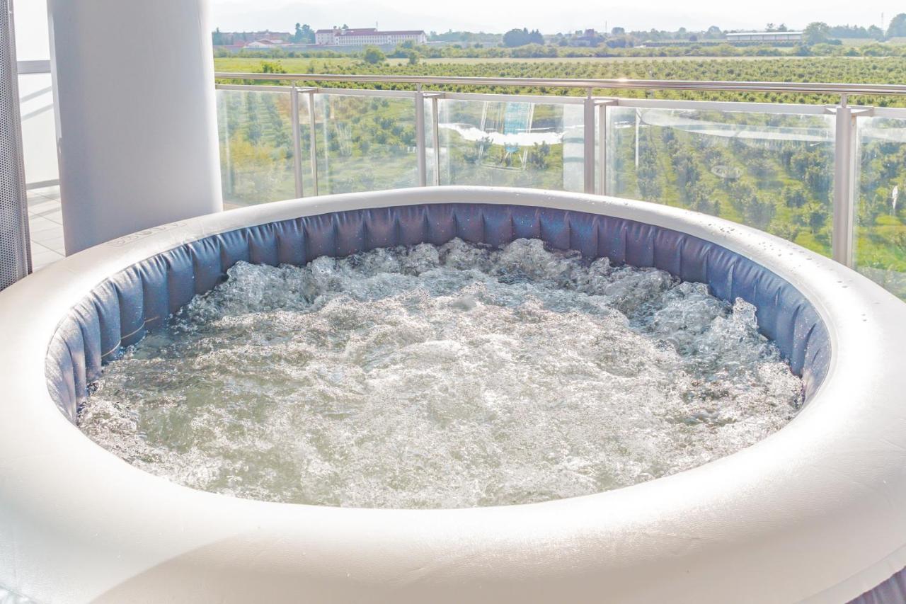 Glass House Cuneo Ngoại thất bức ảnh